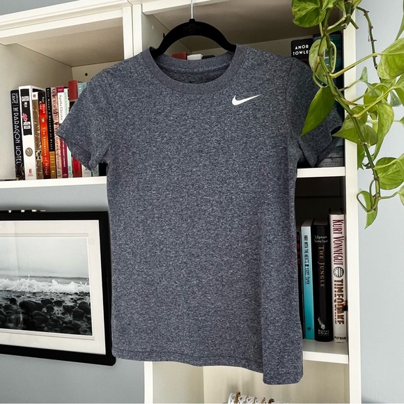 Nike Dri Fit Shirt ❤️ - Picture 1 of 3